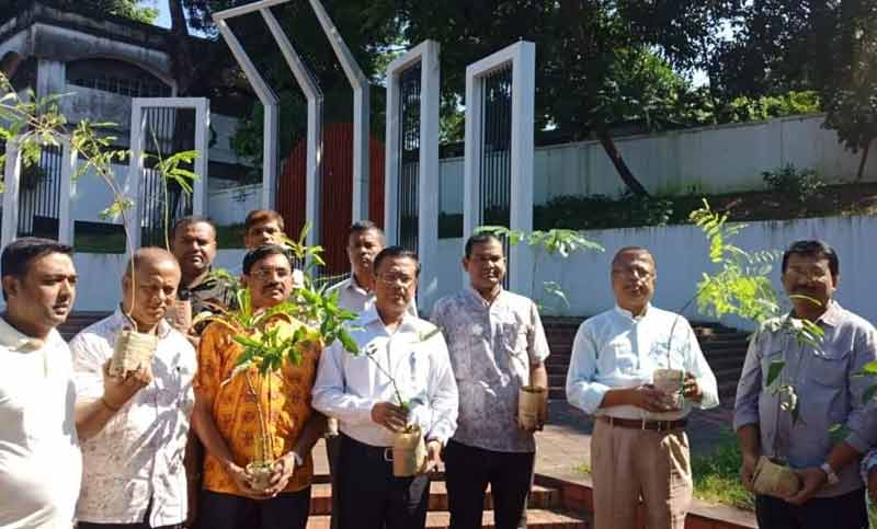 রোহিঙ্গাদের আশ্রয় দিয়ে অনেক বন ধ্বংস হয়েছে : জেলা প্রশাসক