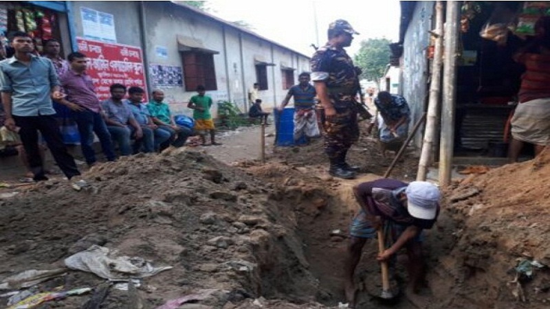 শ্রীপুরে অবৈধ গ্যাসলাইন উচ্ছেদ,৫ কোটি টাকা বকেয়া বিল পাওনা।