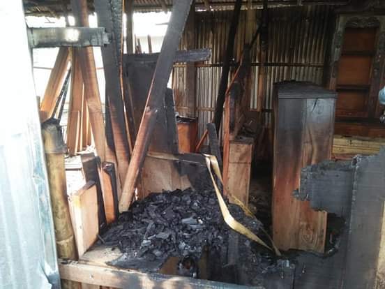 সাদুল্লাপুরে আগুন লেগে সর্বস্বান্ত ফারুক : পরিবার -পরিজন নিয়ে মানবেতর জীবনযাপন