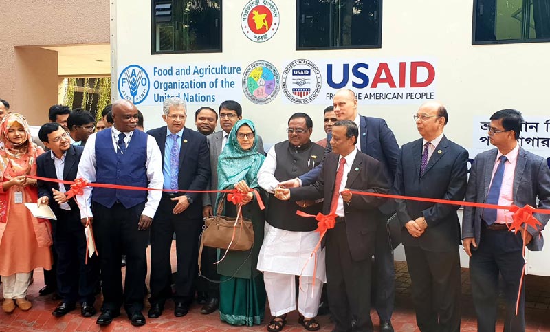 ঢাকার রাস্তায় নেমেছে নিরাপদ খাদ্য পরীক্ষাগার