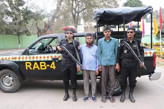 রাজধানীর মিরপুর এলাকা হতে ১০,০০০ পিস নকল রেভিনিউ স্ট্যাম্প সহ ০২ জনকে গ্রেফতার করেছে র‌্যাব-৪