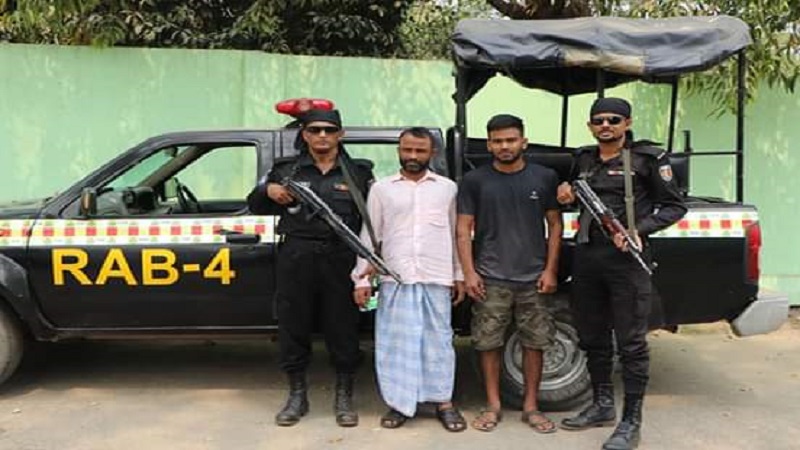 গার্মেন্টস এর মালামাল চুরি ঘটনা ধামাচাপা দিতে গোডাউনে আগুন লাগানোর অভিযোগে ২জনকে গ্রেফতার করেছে র‌্যাব-৪