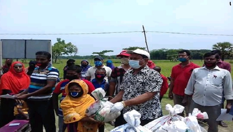কেশবপুরে প্রতিবন্ধী শিক্ষার্থীদের ৫৩৪ ব্যাগ খাদ্যসামগ্রী বিতরণ করলেন “মিলন মিত্র”