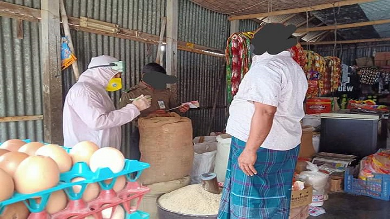 লকডাউনে কঠোর অবস্থান প্রশাসনের, ১৪ মামলায় জরিমানা ৪১০০