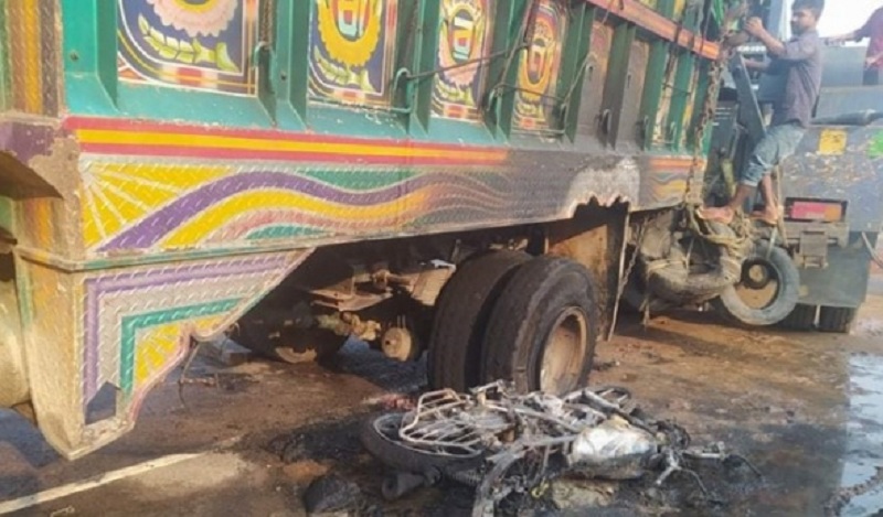 ঢাকা-ময়মনসিংহ মহাসড়কে ট্রাকের চাকায় পিষ্ট হয়ে মোটরসাইকেল আরোহী নিহত