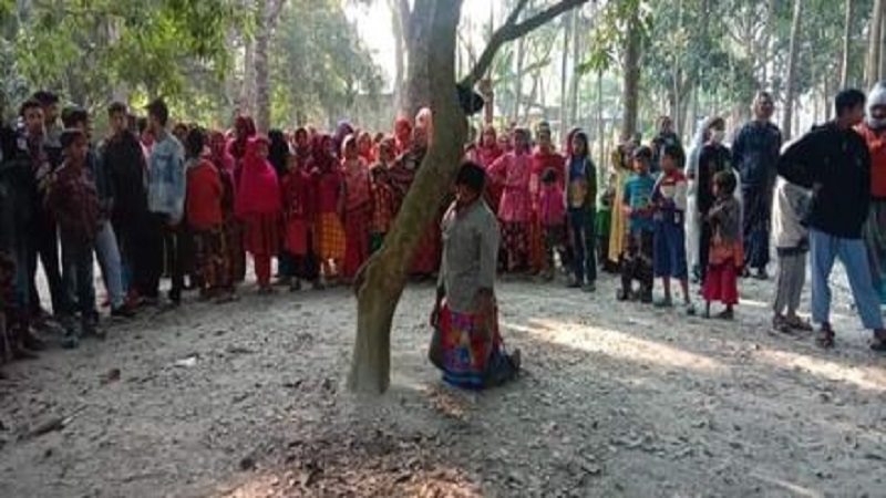 শৈলকুপায় নারীর ঝুলন্ত লাশ উদ্ধার হত্যা নাকি আত্মহত্যা তা নিয়ে সন্দেহ।