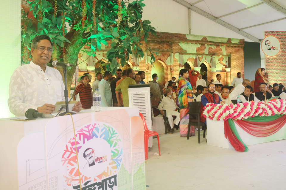 কৃষকের ভাগ্যোন্নয়নে কাজ করছে সরকার : কৃষিমন্ত্রী ড. মো. আব্দুর রাজ্জাক