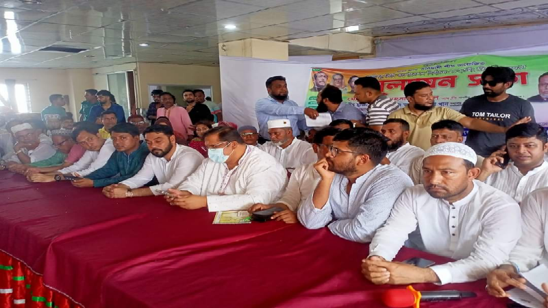 নির্বাচন পরবর্তী গাছা থানা আ.লীগের মূল্যায়ন সভায় হট্রগোল চেয়ার ছোঁড়াছুঁড়ি আহত ৬!