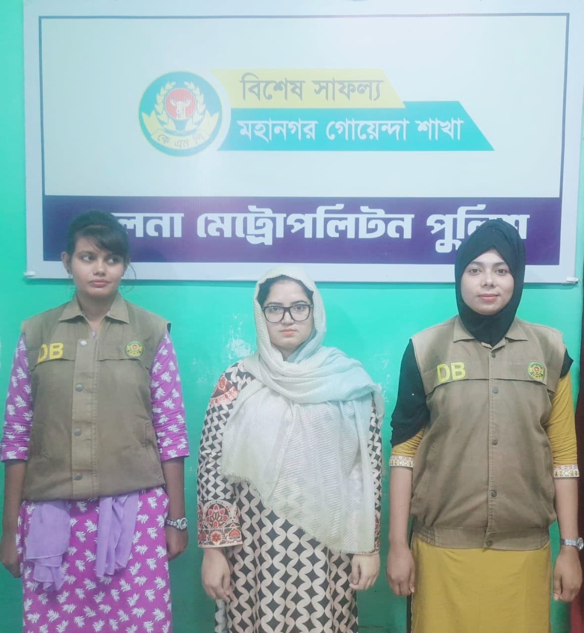 কেএমপি ডিবির *“ডেভিল হান্ট অভিযানে” খুলনা সদর থানার মামলা নং-১৯* , *তারিখ-১২/১২/২০২৪ খ্রিঃ এর ০১ (এক) জন আসামী গ্রেফতার