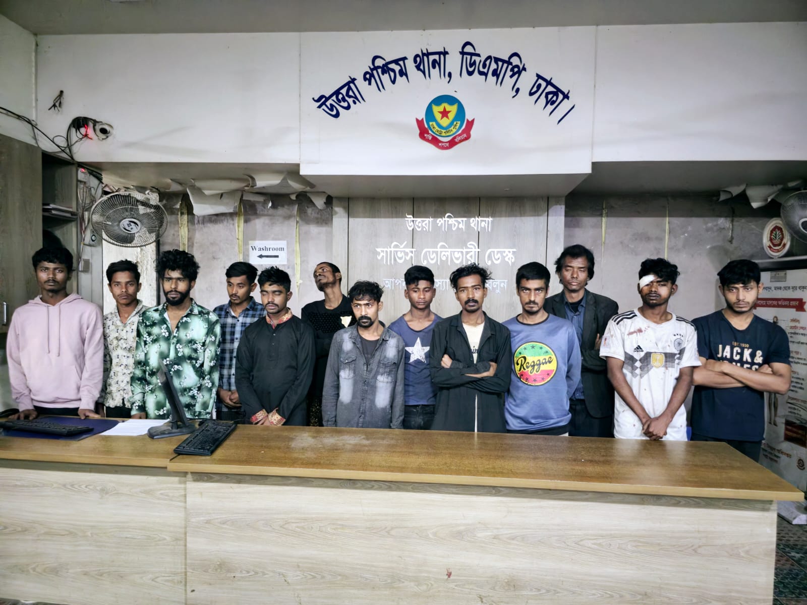 উত্তরা পশ্চিম থানা এলাকায় বিশেষ অভিযানে ১৩ জন গ্রে’ফ’তা’র