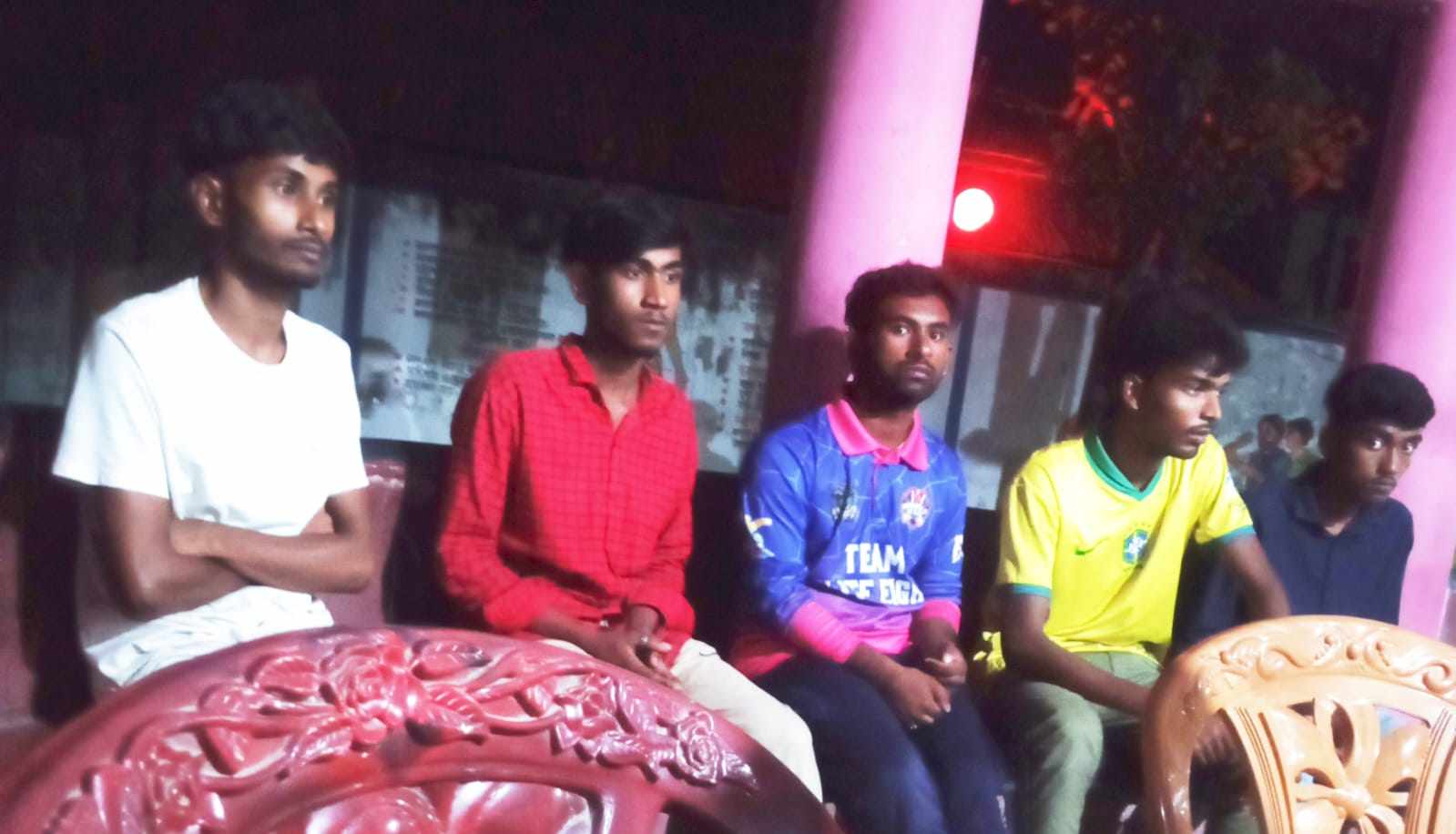 বগুড়া ধুনটে পুলিশের থেকে চাঁদা দাবি, আটকের পর ৫ যুবককে ছেড়ে দিলো পুলিশ