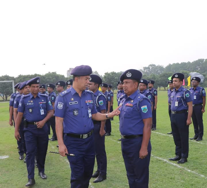 বগুড়া জেলা পু’লি’শে’র মাস্টার প্যারেড অ’নুষ্ঠিত
