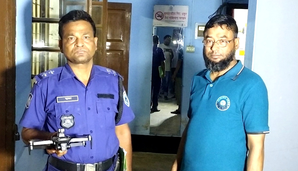 হিলি সীমান্তে ধান  সচল ড্রোন ক্যামেরা উদ্ধার