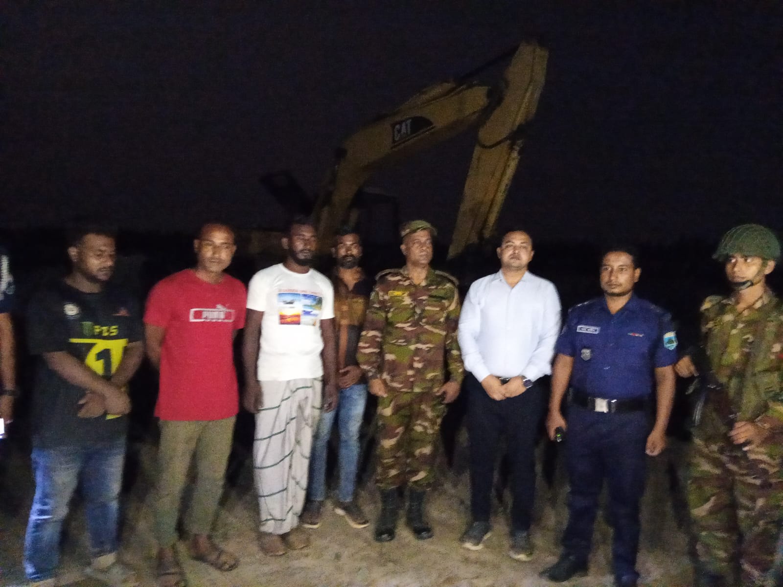 পাবনা জেলা এন এস আই তথ্যের ভিক্তিতে যৌথবাহিনীর অভিযান