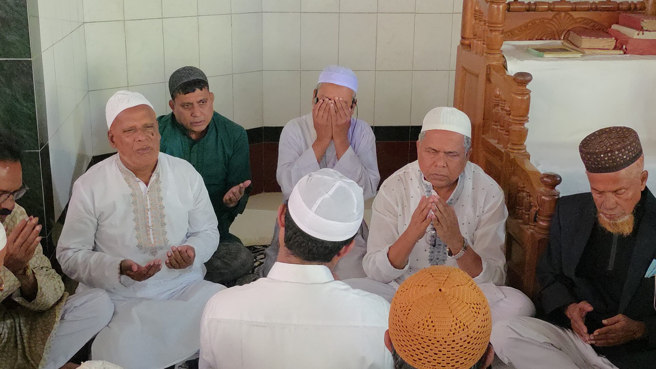 শ্রীপুরে তারেক রহমানের ৬১তম জন্মদিনে মিলাদ, দোয়া মাহফিল ও এতিমদের মধ্যে খাবার বিতরন