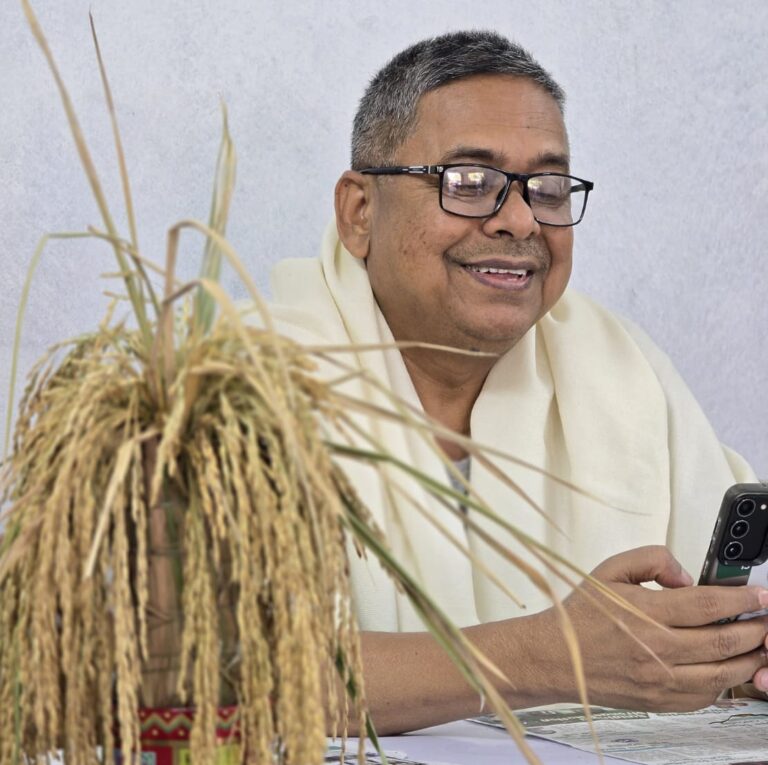 আগামী নির্বাচনে স্বাধীনতা বিরোধীদের বয়কটের আহবান অধ্যাপক বাচ্চুর