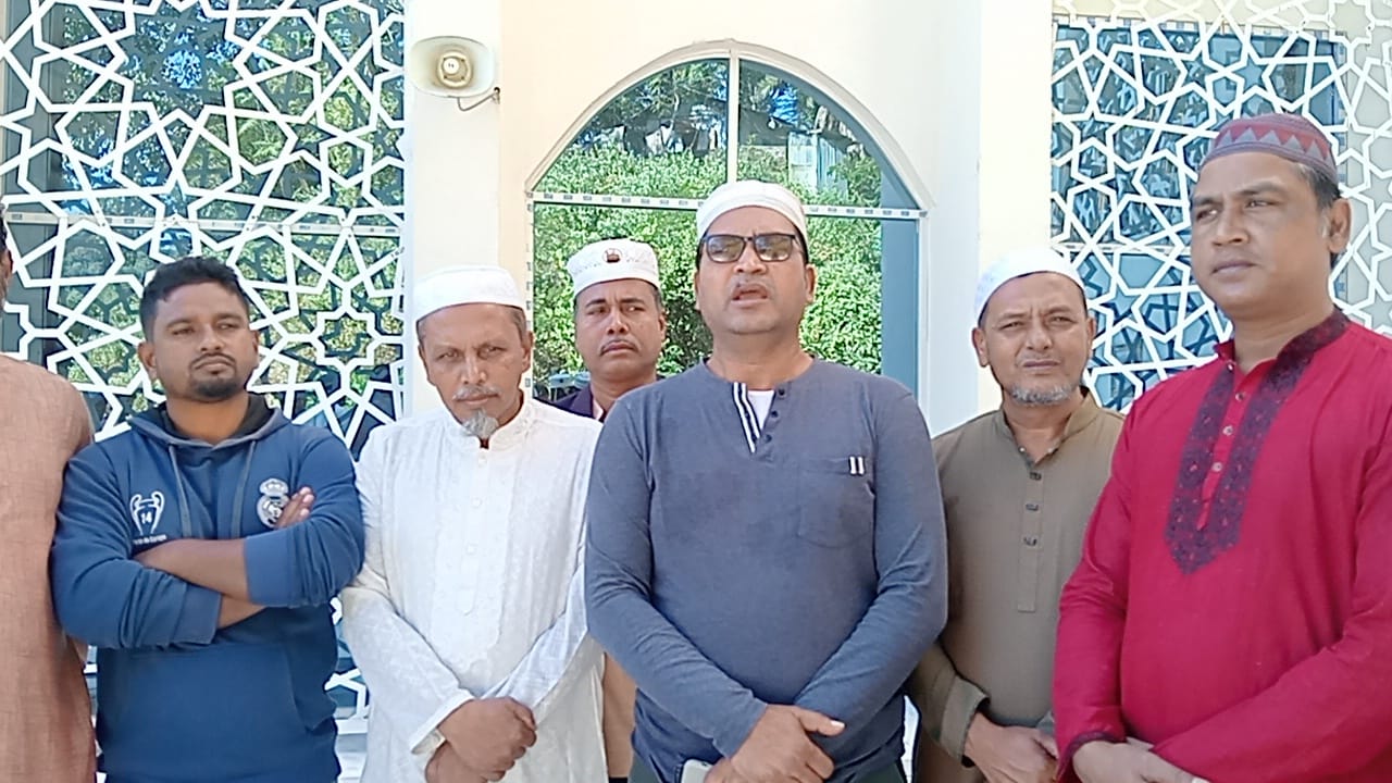 কাপ্তাইয়ে জুমার নামাজের পর দীপেন দেওয়ানকে এমপি প্রার্থী হিসেবে ভোটের আহ্বান