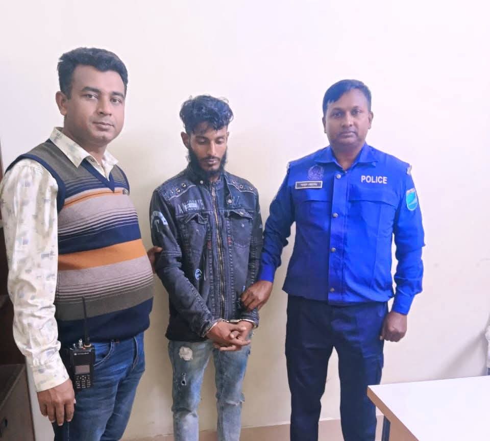 শ্রীপুরে বিয়ের প্রলোভন দেখিয়ে একাধিক বার ধ/ র্ষ/ ণ, বিয়ের চাপ দেওয়ায় জঙ্গলে নিয়ে হ/ ত্যা!- প্রেমিক রাসেল গ্রেফতার