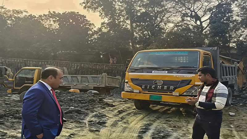 শিবগঞ্জে অবৈধ মাটি কাটার মহোৎসব; প্রশাসনের অভিযানে ১ লক্ষ টাকা জরিমানা