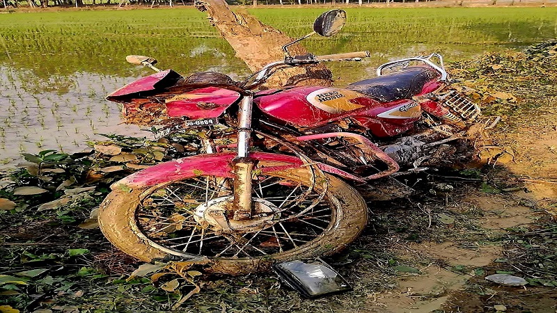 গতির নেশায় ঝরল প্রাণ; শ্রীপুরে মোটরসাইকেল দুর্ঘটনায় নি/হ/ত ১