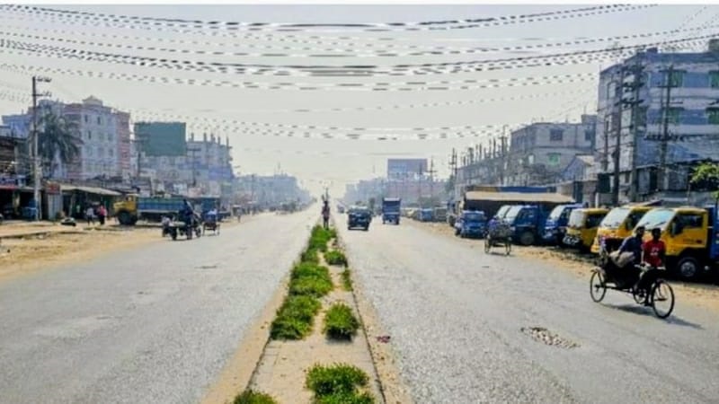 ১৭ বছর পর ভোটের স্বাদ নিতে উন্মুখ শ্রমিকরা; ফাঁকা ঢাকা-ময়মনসিংহ মহাসড়ক