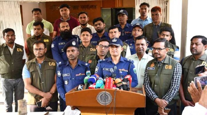 পাবনা পুলিশ সুপারের প্রেস ব্রিফিং