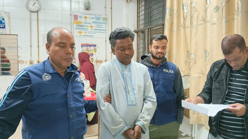 সুনামগঞ্জে একুশে টিভির সাংবাদিকের ওপর হামলার পর ভাঙচুর হওয়া অফিসের চিত্র এবং পুলিশের অভিযানে গ্রেপ্তার আসামি।