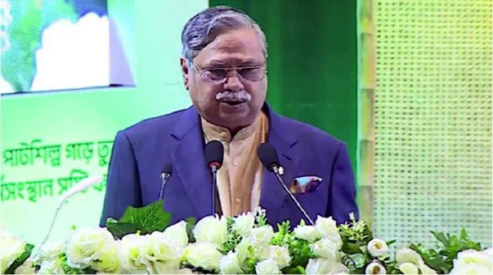 জাতীয় পাট দিবস ২০২৬ উপলক্ষে ওসমানী স্মৃতি মিলনায়তনে রাষ্ট্রপতি মো. সাহাবুদ্দিনের ভাষণ প্রদানের দৃশ্য।