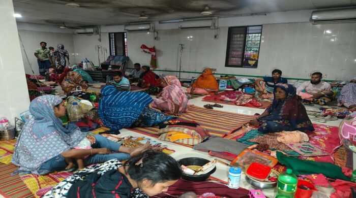 চাঁপাইনবাবগঞ্জ জেলা হাসপাতালে হাম আক্রান্ত শিশুদের চিকিৎসা ও আইসোলেশন ওয়ার্ডের দৃশ্য।