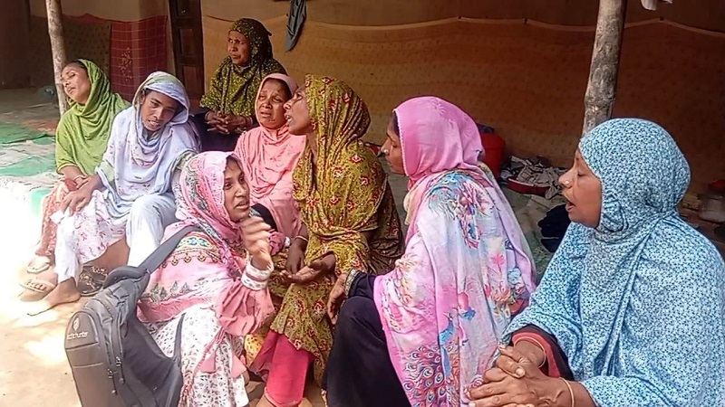 নিয়ামতপুরে একই পরিবারের ৪ জনকে গ/ লা কেটে নৃশংসভাবে হ/ ত্যা: আটক ২