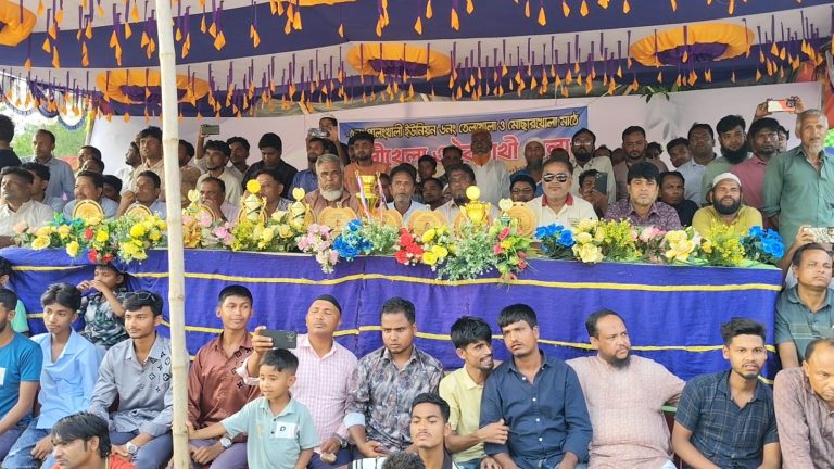ঐতিহ্যবাহী বলী খেলায় চ্যাম্পিয়ন ট্রফি জিতলেন উখিয়ার শমশু আলম