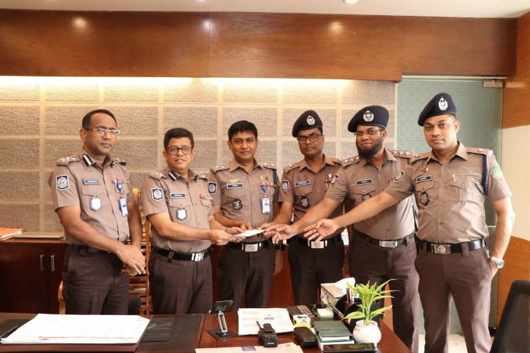 মাদকবিরোধী অভিযানে বড় সাফল্য: পুরস্কৃত হলেন জিএমপির তিন ওসি