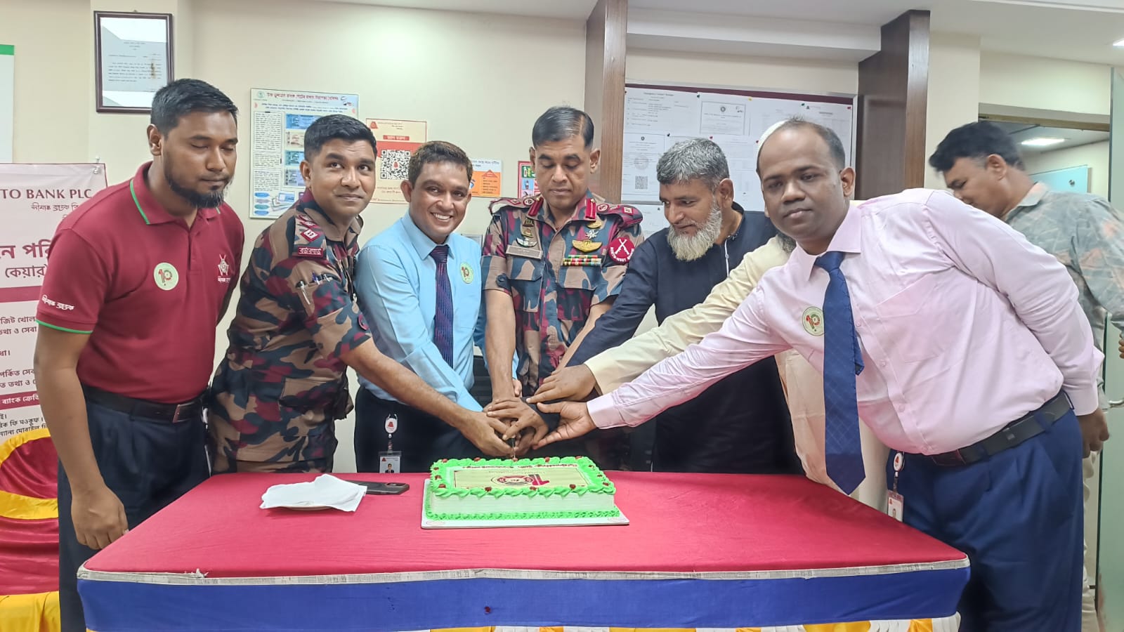 হিলিতে নানা আয়োজনে সীমান্ত ব্যাংকের প্রতিষ্ঠাবার্ষিকী পালিত